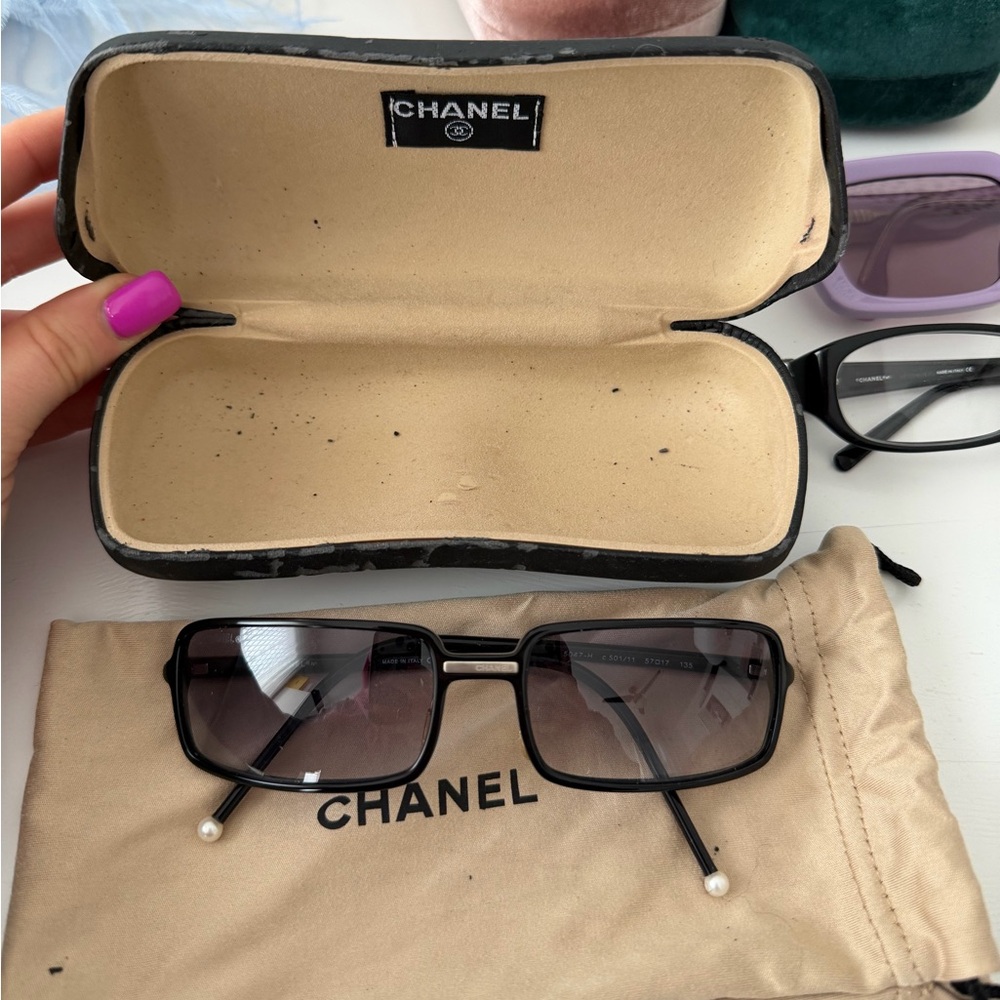 CHANEL vintage Black Sunglasses